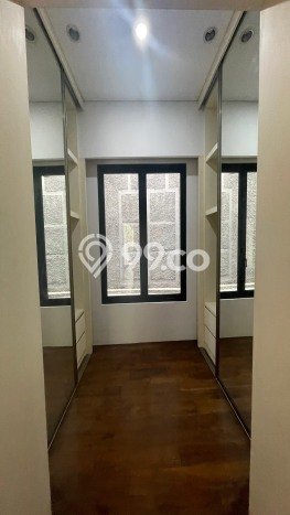 Siap Huni Rumah Mewah 5 Kamar di Kebayoran Lama Dekat ke Mana Pun Siap Huni Rumah Mewah 5 Kamar di Kebayoran Lama Dekat ke Mana Pun