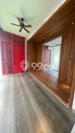 Siap Huni Rumah Mewah 5 Kamar di Kebayoran Lama Dekat ke Mana Pun Siap Huni Rumah Mewah 5 Kamar di Kebayoran Lama Dekat ke Mana Pun