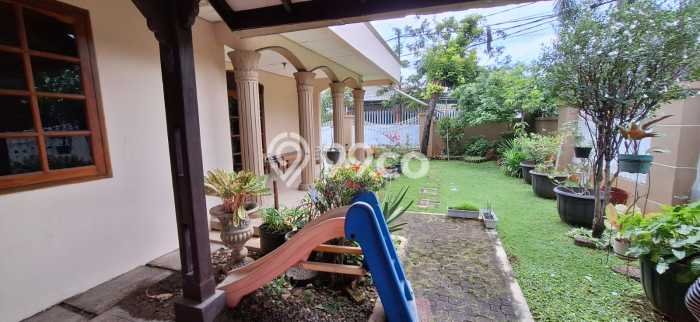 Dijual Rumah Luas Elegan Dengan View Eksklusif di Pulo Asem, Jakarta Timur Dijual Rumah Luas Elegan Dengan View Eksklusif di Pulo Asem, Jakarta Timur