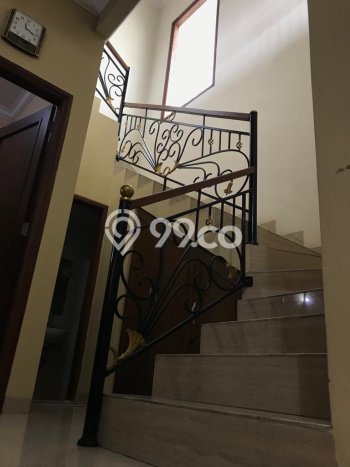 Hunian Mewah LB 210m2 Siap Huni Desain Elegan di Rawamangun, Jakarta Timur Hunian Mewah LB 210m2 Siap Huni Desain Elegan di Rawamangun, Jakarta Timur