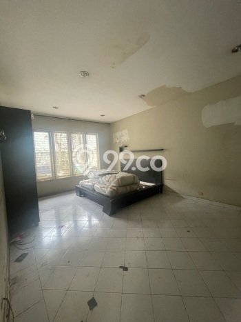 Rumah di Pulomas, Jakarta Timur, Luas 434m² Bangunan 300m² - SEGERA MILIKI! Rumah di Pulomas, Jakarta Timur, Luas 434m² Bangunan 300m² - SEGERA MILIKI!