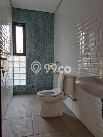 Hunian Mewah Siap Huni LT 277m2 di Pondok Aren, Tangerang Selatan Hunian Mewah Siap Huni LT 277m2 di Pondok Aren, Tangerang Selatan