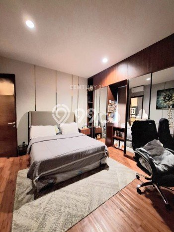 Rumah Mewah LB 385m2 Siap Huni Desain Elegan di BSD City, Tangerang Rumah Mewah LB 385m2 Siap Huni Desain Elegan di BSD City, Tangerang