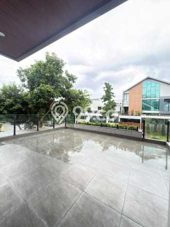 Rumah Mewah LB 526m2 Siap Huni Desain Elegan di BSD City, Tangerang Rumah Mewah LB 526m2 Siap Huni Desain Elegan di BSD City, Tangerang