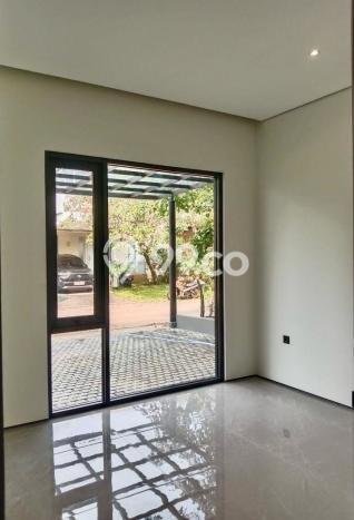Rumah Elit Modern Siap Huni di BSD Tangerang Rumah Elit Modern Siap Huni di BSD Tangerang