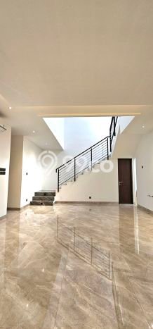 Rumah Mewah LB 230m2 Siap Huni Desain Elegan di BSD The Icon, Tangerang Rumah Mewah LB 230m2 Siap Huni Desain Elegan di BSD The Icon, Tangerang