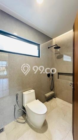 Siap Huni Hunian Elit 4 Kamar di BSD Dekat ke Mana Pun Siap Huni Hunian Elit 4 Kamar di BSD Dekat ke Mana Pun