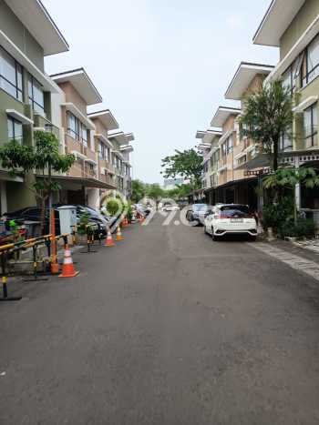 Kost Dijual Lokasi Strategis Gading Serpong Tangerang 10 Kamar Tidur Kost Dijual Lokasi Strategis Gading Serpong Tangerang 10 Kamar Tidur