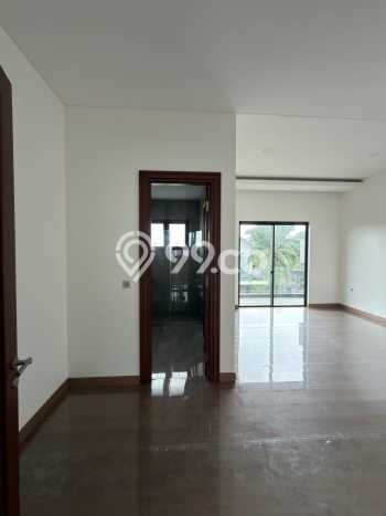 Rumah Mewah LB 526m2 Siap Huni Desain Elegan di BSD City, Tangerang Rumah Mewah LB 526m2 Siap Huni Desain Elegan di BSD City, Tangerang
