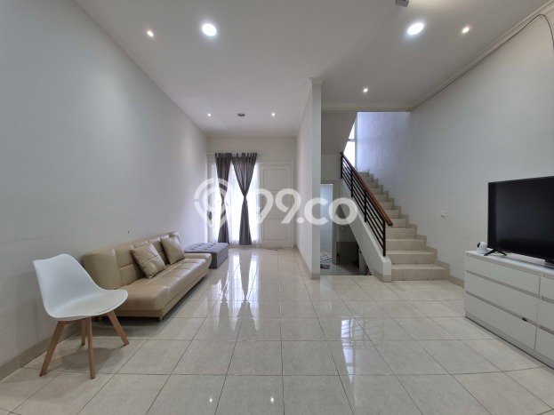 Dijual Rumah Luas Megah Dengan View Eksklusif di Gading Serpong, Tangerang Dijual Rumah Luas Megah Dengan View Eksklusif di Gading Serpong, Tangerang