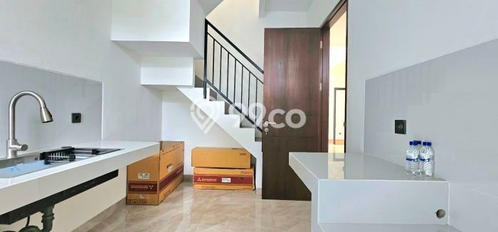 Rumah Mewah LB 230m2 Siap Huni Desain Elegan di BSD The Icon, Tangerang Rumah Mewah LB 230m2 Siap Huni Desain Elegan di BSD The Icon, Tangerang