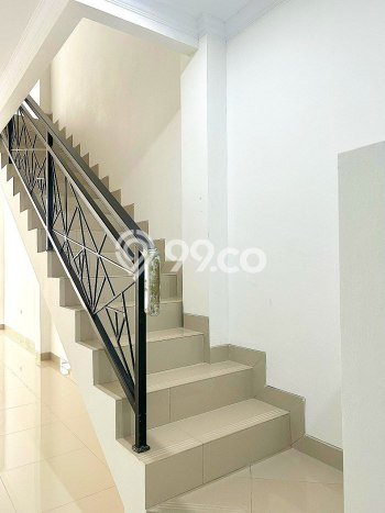 Dijual! Ruko di Rawamangun Jakarta Timur LT 89m2 / LB 300m2 Kawasan Strategis Dijual! Ruko di Rawamangun Jakarta Timur LT 89m2 / LB 300m2 Kawasan Strategis