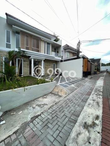 HARGA SPESIAL! Rumah Modern di Mlati, Sleman, LT 191m2m² LB 120m2m² Bisa Nego! HARGA SPESIAL! Rumah Modern di Mlati, Sleman, LT 191m2m² LB 120m2m² Bisa Nego!
