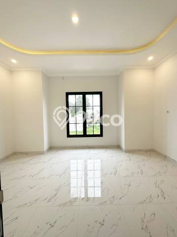 Rumah Strategis Minimalis Lb 75m2 di Ciracas, Jakarta Timur Rumah Strategis Minimalis Lb 75m2 di Ciracas, Jakarta Timur