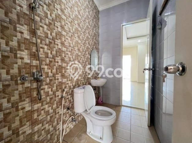 Dijual Cepat Rumah Bagus Siap Huni LB 180m2 di Rungkut, Surabaya Dijual Cepat Rumah Bagus Siap Huni LB 180m2 di Rungkut, Surabaya