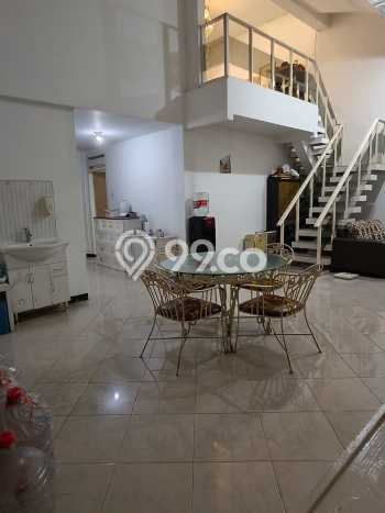Rumah Mewah LB 450m2 Siap Pakai Desain Elegan di Manyar, Surabaya Rumah Mewah LB 450m2 Siap Pakai Desain Elegan di Manyar, Surabaya