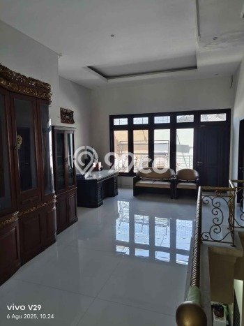 Hunian Mewah LB 575m2 Siap Huni Desain Elegan di Dharma Husada, Surabaya Hunian Mewah LB 575m2 Siap Huni Desain Elegan di Dharma Husada, Surabaya