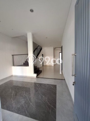 Rumah Elit Modern Siap Huni di Pakuwon City Surabaya Rumah Elit Modern Siap Huni di Pakuwon City Surabaya
