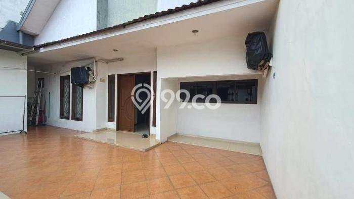 Jual Rumah Bagus Siap Huni LB 165m2 di Sukolilo, Surabaya Jual Rumah Bagus Siap Huni LB 165m2 di Sukolilo, Surabaya
