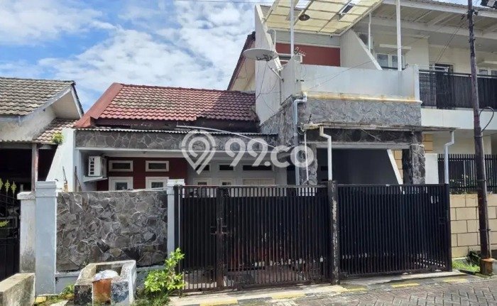 Rumah Modern Cantik 3 KT Bisa Langsung Pindah di Rungkut Rumah Modern Cantik 3 KT Bisa Langsung Pindah di Rungkut