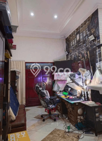 Rumah Strategis Modern Lb 200m2 di Rungkut, Surabaya Rumah Strategis Modern Lb 200m2 di Rungkut, Surabaya