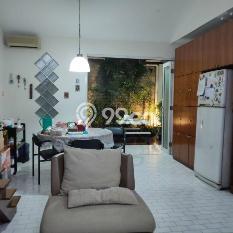 Dijual Hunian Rumah Terawat 4 KT di Mekarsari, Depok Dijual Hunian Rumah Terawat 4 KT di Mekarsari, Depok