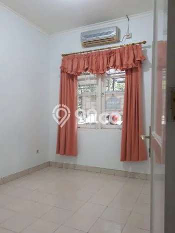 Disewakan! Rumah 2 Kamar Tidur &
1 Kamar Mandi di Kota Wisata, Jakarta Timur Disewakan! Rumah 2 Kamar Tidur &
1 Kamar Mandi di Kota Wisata, Jakarta Timur