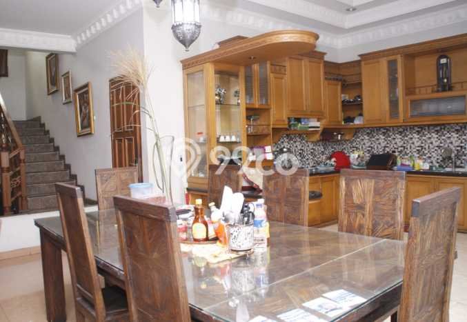 Rumah Elit Modern Siap Huni di Ciganjur Jakarta Selatan Rumah Elit Modern Siap Huni di Ciganjur Jakarta Selatan