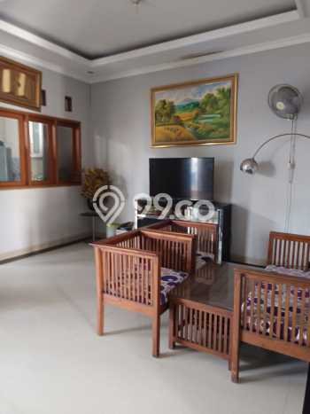 Rumah Mewah LB 250m2 Siap Pakai Desain Elegan di Kota Wisata, Jakarta Timur Rumah Mewah LB 250m2 Siap Pakai Desain Elegan di Kota Wisata, Jakarta Timur