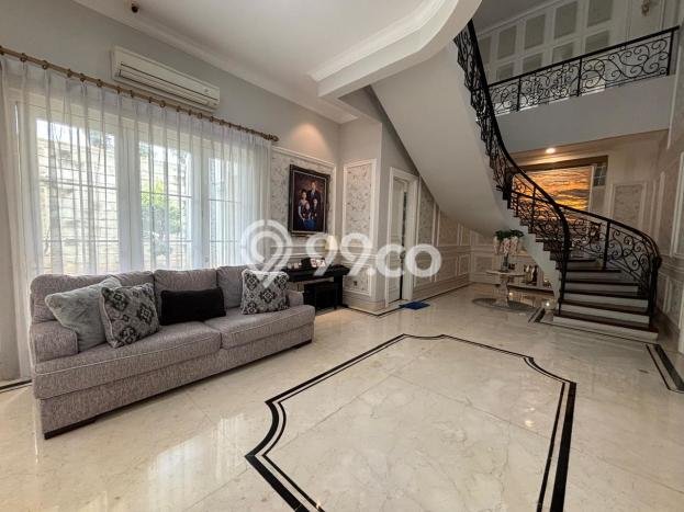 Rumah Mewah LB 535m2 Siap Pakai Desain Elegan di Kota Wisata, Bogor Rumah Mewah LB 535m2 Siap Pakai Desain Elegan di Kota Wisata, Bogor