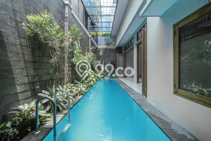 Lokasi strategis! Rumah siap pakai dikontrakkan di Kebayoran Baru LB 400m2 Lokasi strategis! Rumah siap pakai dikontrakkan di Kebayoran Baru LB 400m2