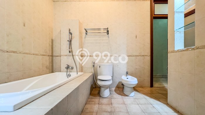 Hunian Modern Untuk Disewakan di Pondok Indah Jakarta Selatan 4 KT & 4 KM Hunian Modern Untuk Disewakan di Pondok Indah Jakarta Selatan 4 KT & 4 KM