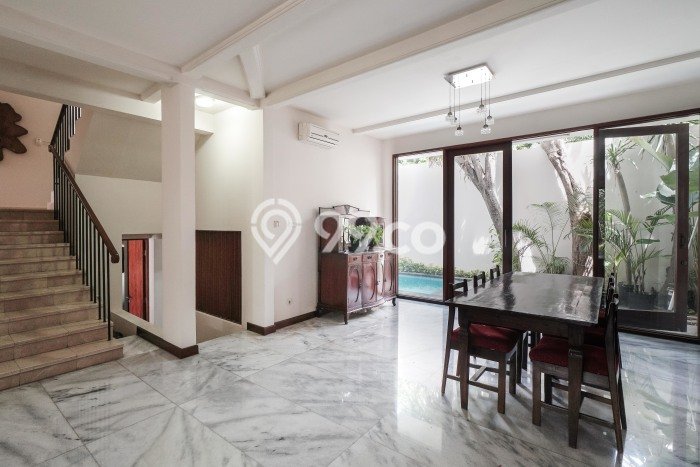 Rumah sewa siap pakai 4 KT di Kemang, Jakarta Selatan Rumah sewa siap pakai 4 KT di Kemang, Jakarta Selatan