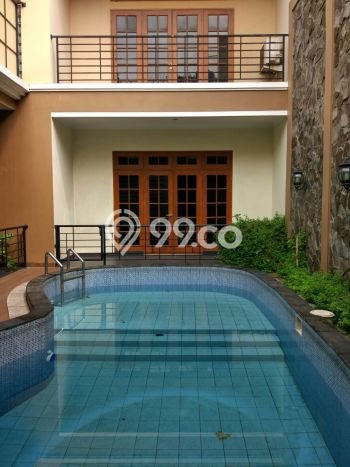 Lokasi terbaik! Rumah siap pakai disewakan di Kebayoran Baru LB 600m2 Lokasi terbaik! Rumah siap pakai disewakan di Kebayoran Baru LB 600m2