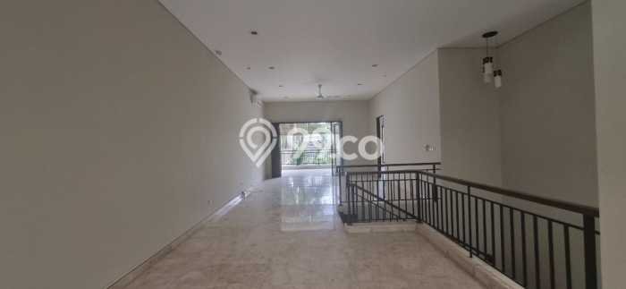Rumah sewa siap huni 5 KT di Kemang, Jakarta Selatan Rumah sewa siap huni 5 KT di Kemang, Jakarta Selatan
