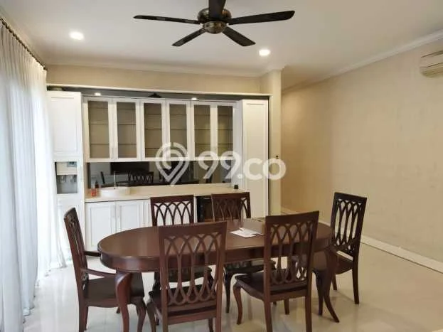 Rumah Sewa Jakarta Selatan LT 160m2 LB 260m2 Kawasan Patal Senayan Rumah Sewa Jakarta Selatan LT 160m2 LB 260m2 Kawasan Patal Senayan