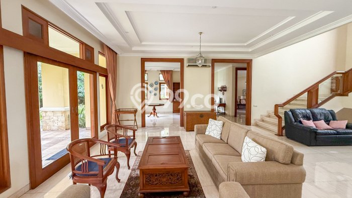 Jual Rumah Mewah Megah Dengan View Eksklusif di Tanjung Barat, Jakarta Selatan Jual Rumah Mewah Megah Dengan View Eksklusif di Tanjung Barat, Jakarta Selatan