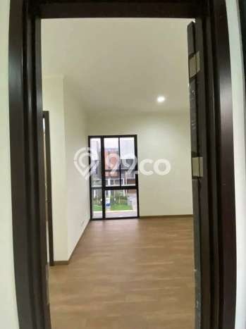 Rumah Luas Asri 3 KT Siap Huni di Suvarna Sutera Tangerang Rumah Luas Asri 3 KT Siap Huni di Suvarna Sutera Tangerang
