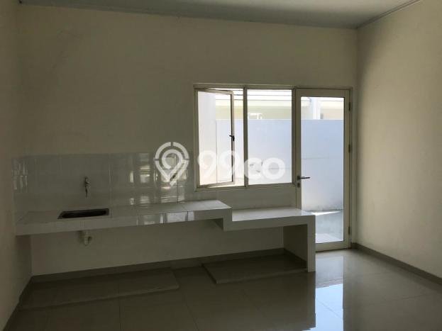 Rumah Luas Asri 2 KT Siap Pakai di Suvarna Sutera Tangerang Rumah Luas Asri 2 KT Siap Pakai di Suvarna Sutera Tangerang