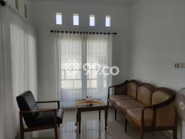 Disewakan! Rumah 2 Kamar Tidur &
2 Kamar Mandi di Sentul City, Bogor Disewakan! Rumah 2 Kamar Tidur &
2 Kamar Mandi di Sentul City, Bogor