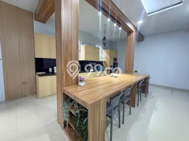 Rumah Mewah LB 400m2 Siap Pakai Desain Elegan di Sentul City, Bogor Rumah Mewah LB 400m2 Siap Pakai Desain Elegan di Sentul City, Bogor