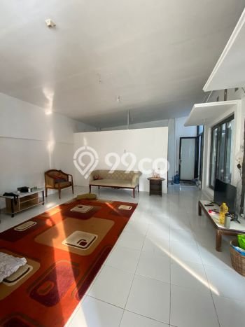 Disewakan! Rumah 2 Kamar Tidur &
2 Kamar Mandi di Sentul City, Bogor Disewakan! Rumah 2 Kamar Tidur &
2 Kamar Mandi di Sentul City, Bogor