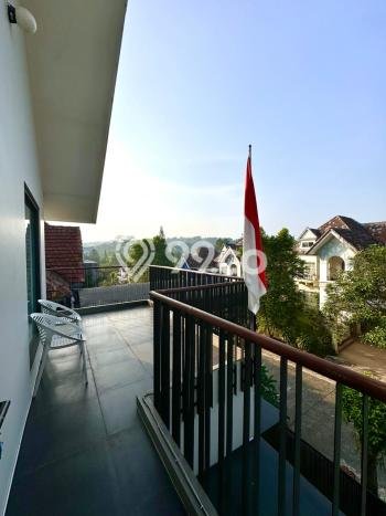 Hunian Impian dengan Luas Tanah 243m² di Lingkungan Asri Sentul City, Bogor Hunian Impian dengan Luas Tanah 243m² di Lingkungan Asri Sentul City, Bogor