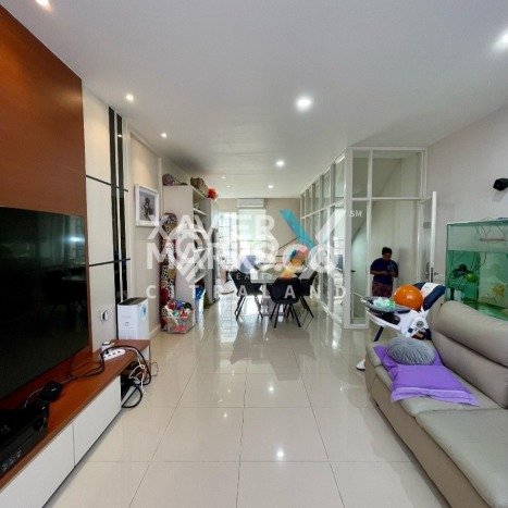Unit Ruko Dijual di Surabaya LT 67m2 & LB 178m2 Unit Ruko Dijual di Surabaya LT 67m2 & LB 178m2