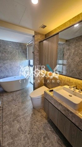 Apartemen Luxury Dijual di Surabaya Lokasi Strategis Punya 3 Kamar Tidur Apartemen Luxury Dijual di Surabaya Lokasi Strategis Punya 3 Kamar Tidur