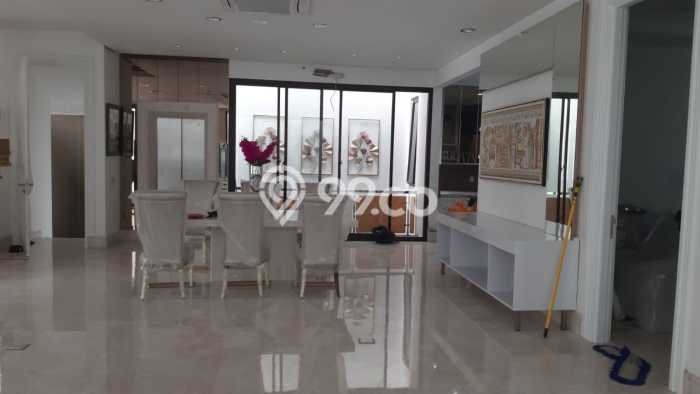 Dijual Rumah Mewah Elegan Dengan View Cantik di Citraland, Surabaya Dijual Rumah Mewah Elegan Dengan View Cantik di Citraland, Surabaya