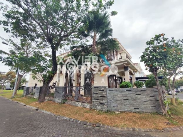 For Sale Rumah Mewah Exclusive di Lakarsantri, Surabaya For Sale Rumah Mewah Exclusive di Lakarsantri, Surabaya