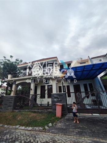 For Sale Rumah Mewah Exclusive di Lakarsantri, Surabaya For Sale Rumah Mewah Exclusive di Lakarsantri, Surabaya
