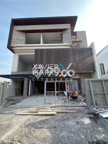 Hunian Elit LB 550m2 Siap Pakai Desain Elegan di Citraland, Surabaya Hunian Elit LB 550m2 Siap Pakai Desain Elegan di Citraland, Surabaya