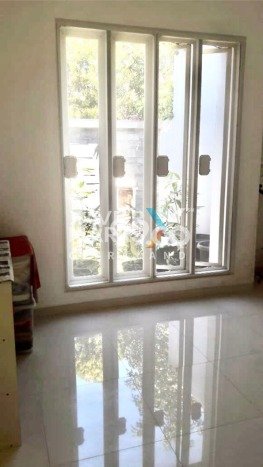 Hunian Elit LB 150m2 Siap Pakai Desain Elegan di Sukomanunggal, Surabaya Hunian Elit LB 150m2 Siap Pakai Desain Elegan di Sukomanunggal, Surabaya